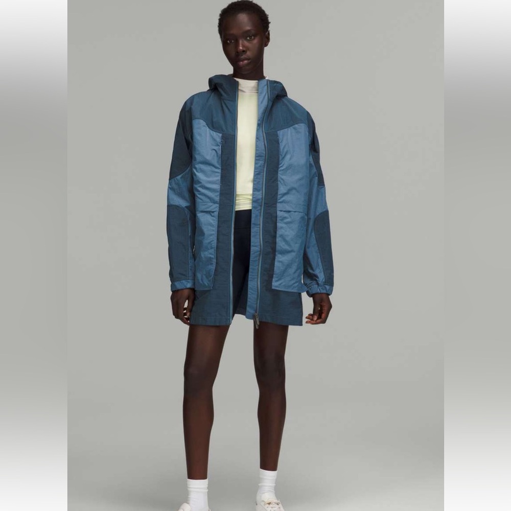 2. Lululemon Ripstop Relaxed-Fit Jacket Soft Denim size 12